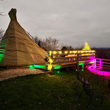 Burtree Country House, Tipi'S, Treehouse & Lodge & House Rooms With Hot Tubs In A Private Garden Thirsk Εξωτερικό φωτογραφία
