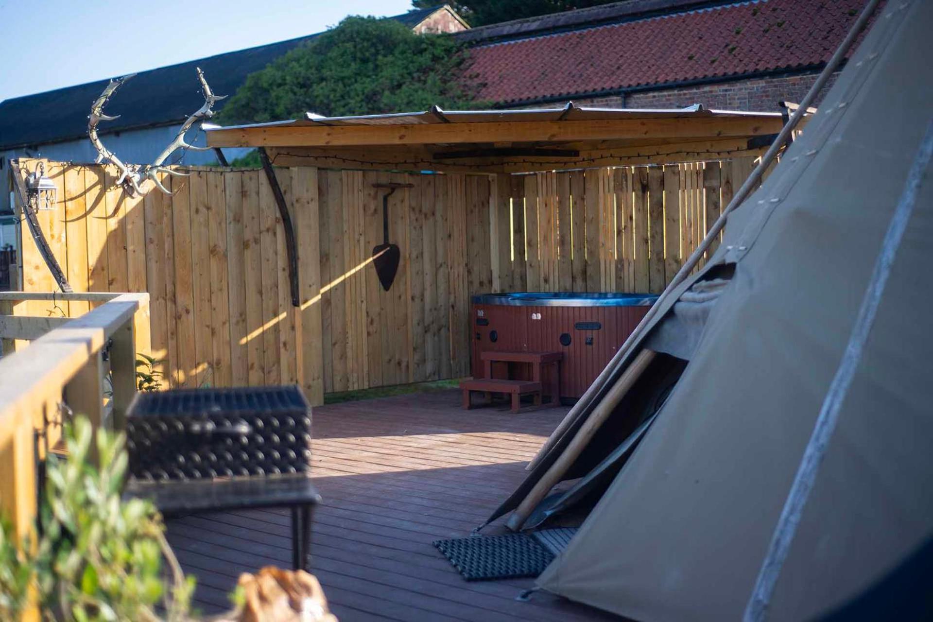 Burtree Country House, Tipi'S, Treehouse & Lodge & House Rooms With Hot Tubs In A Private Garden Thirsk Εξωτερικό φωτογραφία
