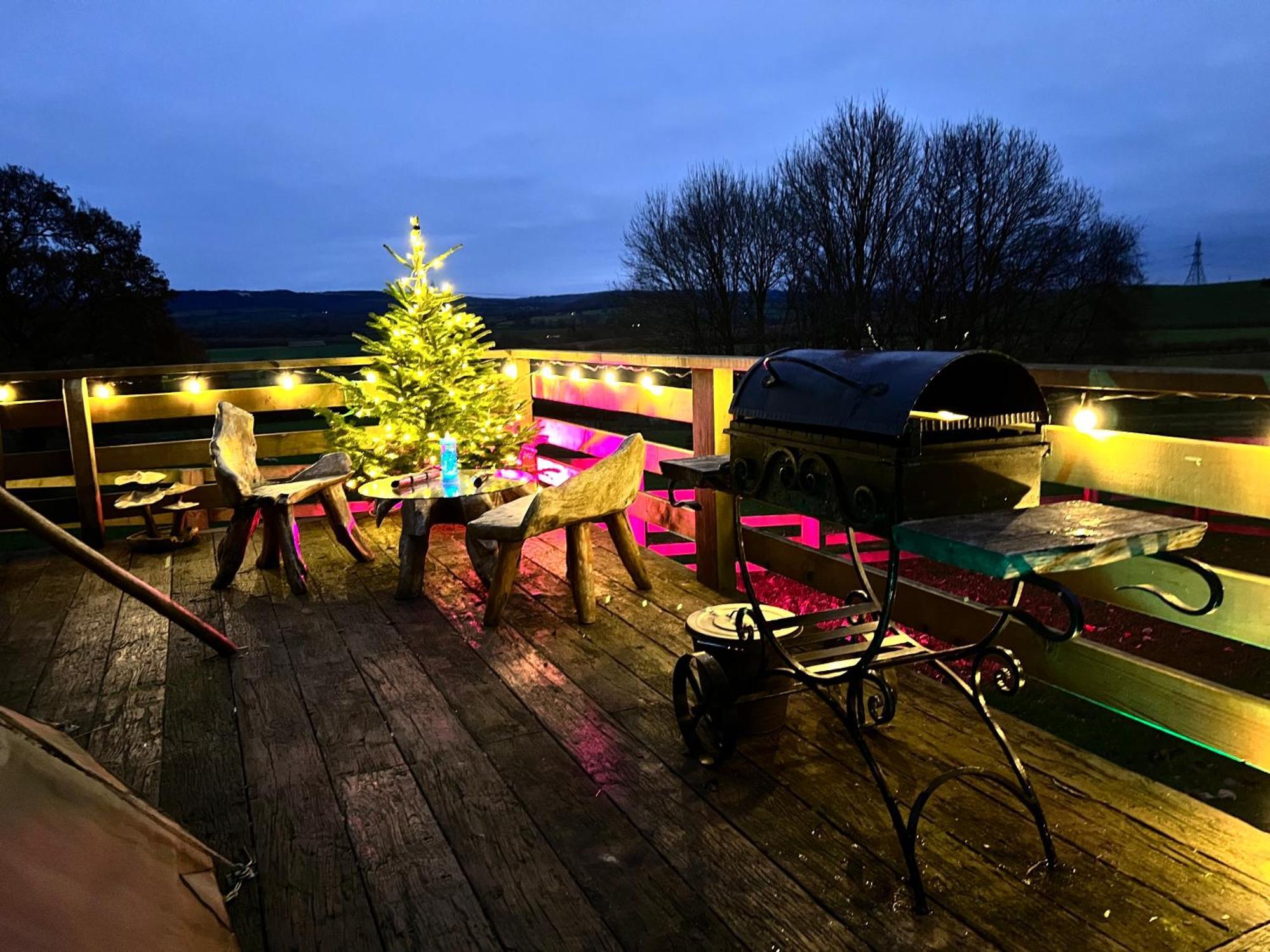 Burtree Country House, Tipi'S, Treehouse & Lodge & House Rooms With Hot Tubs In A Private Garden Thirsk Εξωτερικό φωτογραφία