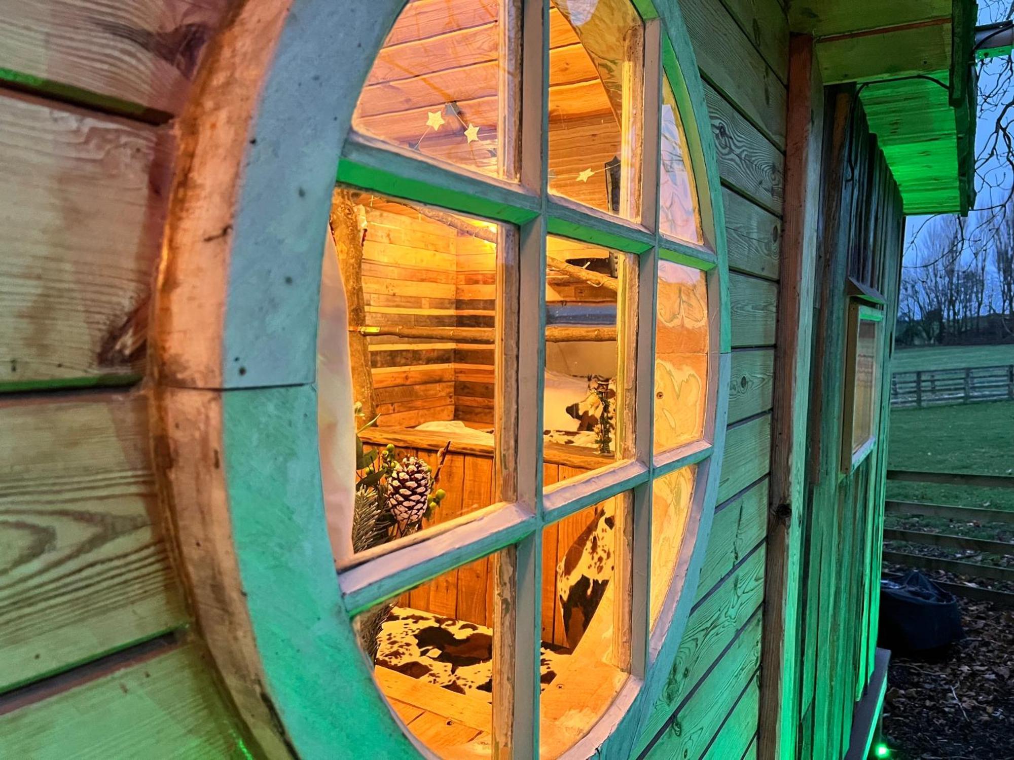 Burtree Country House, Tipi'S, Treehouse & Lodge & House Rooms With Hot Tubs In A Private Garden Thirsk Εξωτερικό φωτογραφία