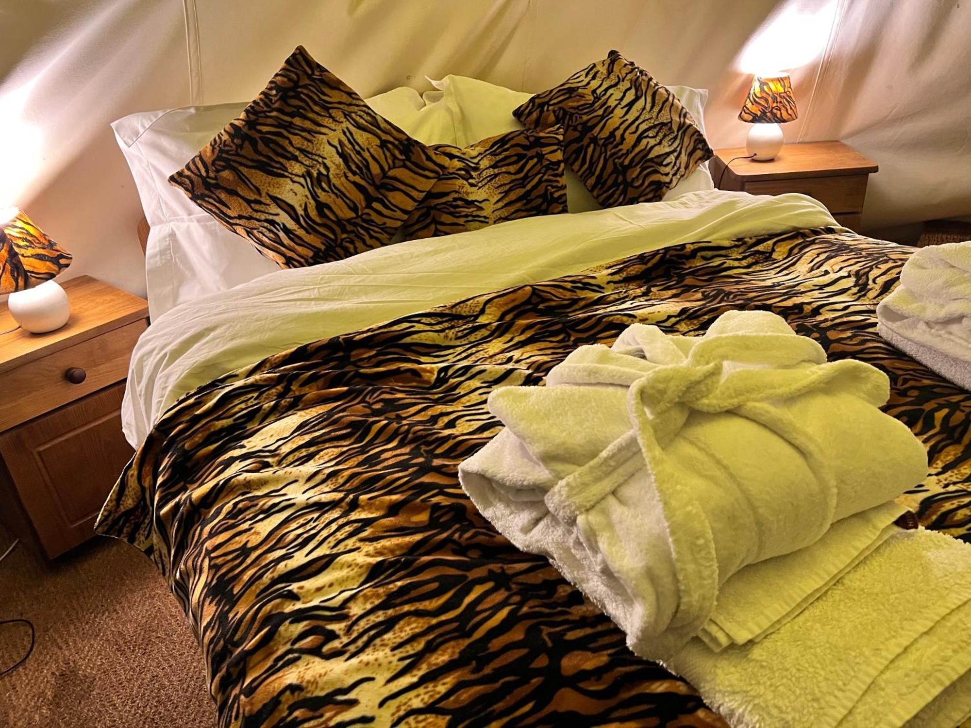 Burtree Country House, Tipi'S, Treehouse & Lodge & House Rooms With Hot Tubs In A Private Garden Thirsk Εξωτερικό φωτογραφία