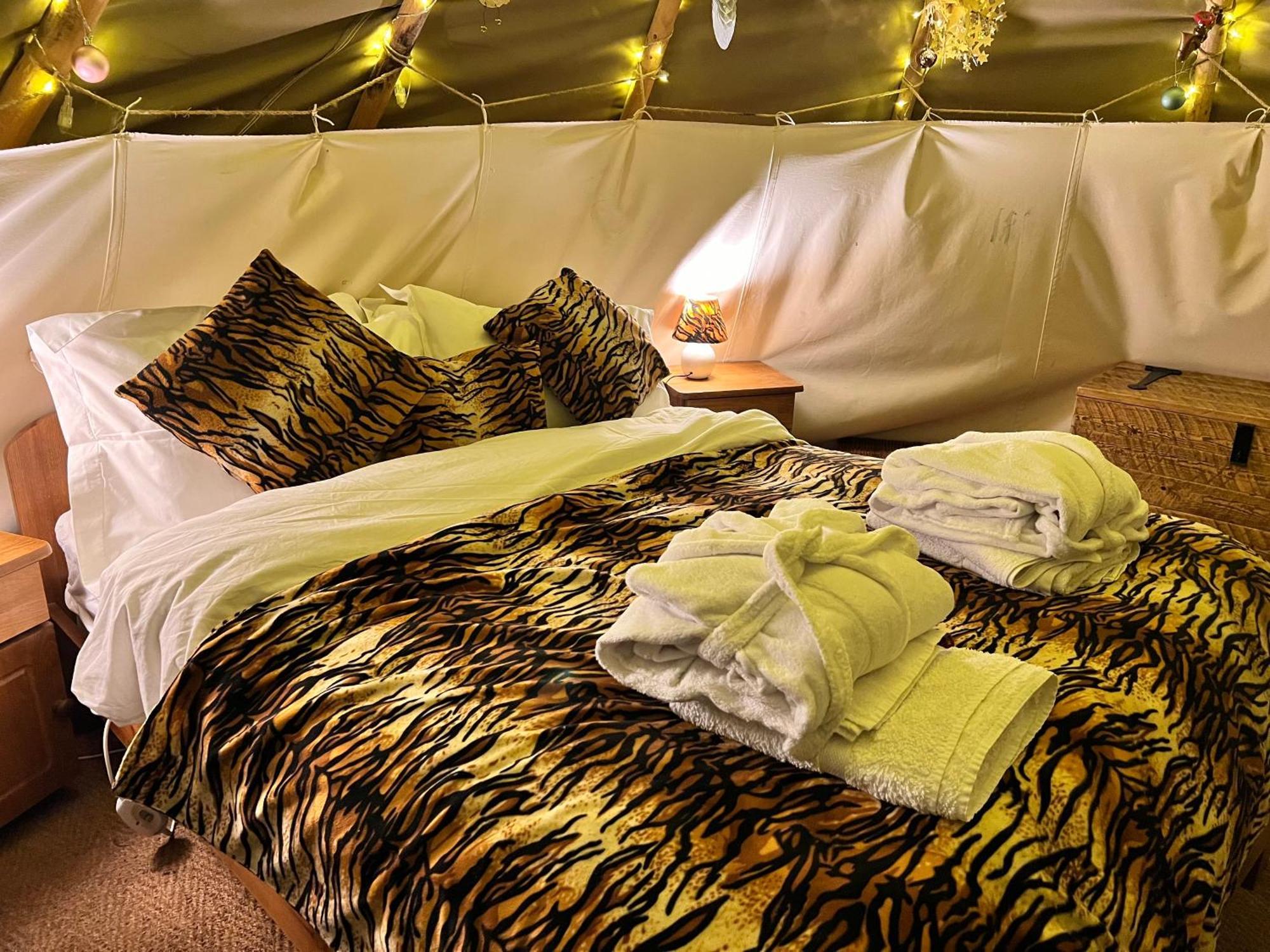 Burtree Country House, Tipi'S, Treehouse & Lodge & House Rooms With Hot Tubs In A Private Garden Thirsk Εξωτερικό φωτογραφία