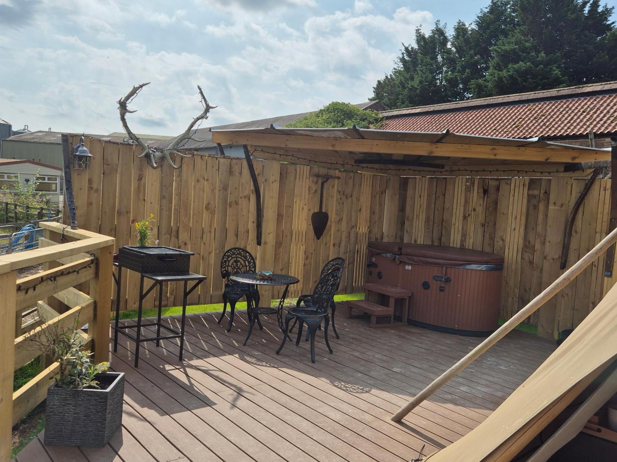 Burtree Country House, Tipi'S, Treehouse & Lodge & House Rooms With Hot Tubs In A Private Garden Thirsk Εξωτερικό φωτογραφία